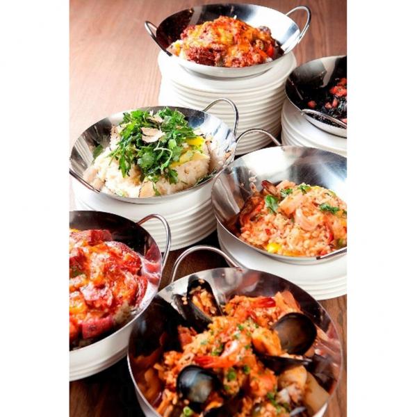 食通天餐飲選擇眾多。 時代廣場食通天 請睇《翡翠明珠》